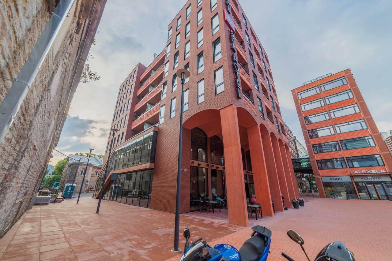 Modern Luxury Apartment In City Centre Talin Exterior foto