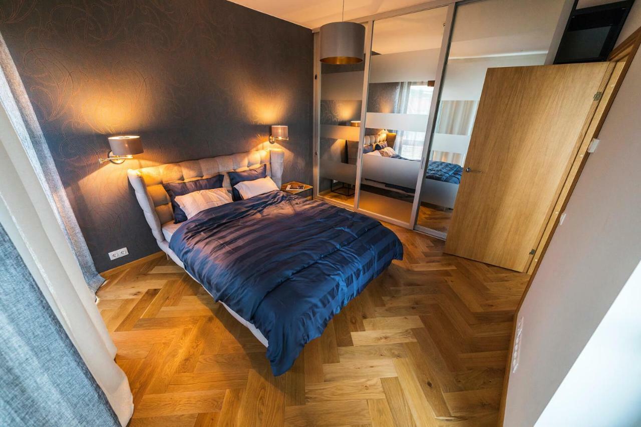 Modern Luxury Apartment In City Centre Talin Exterior foto