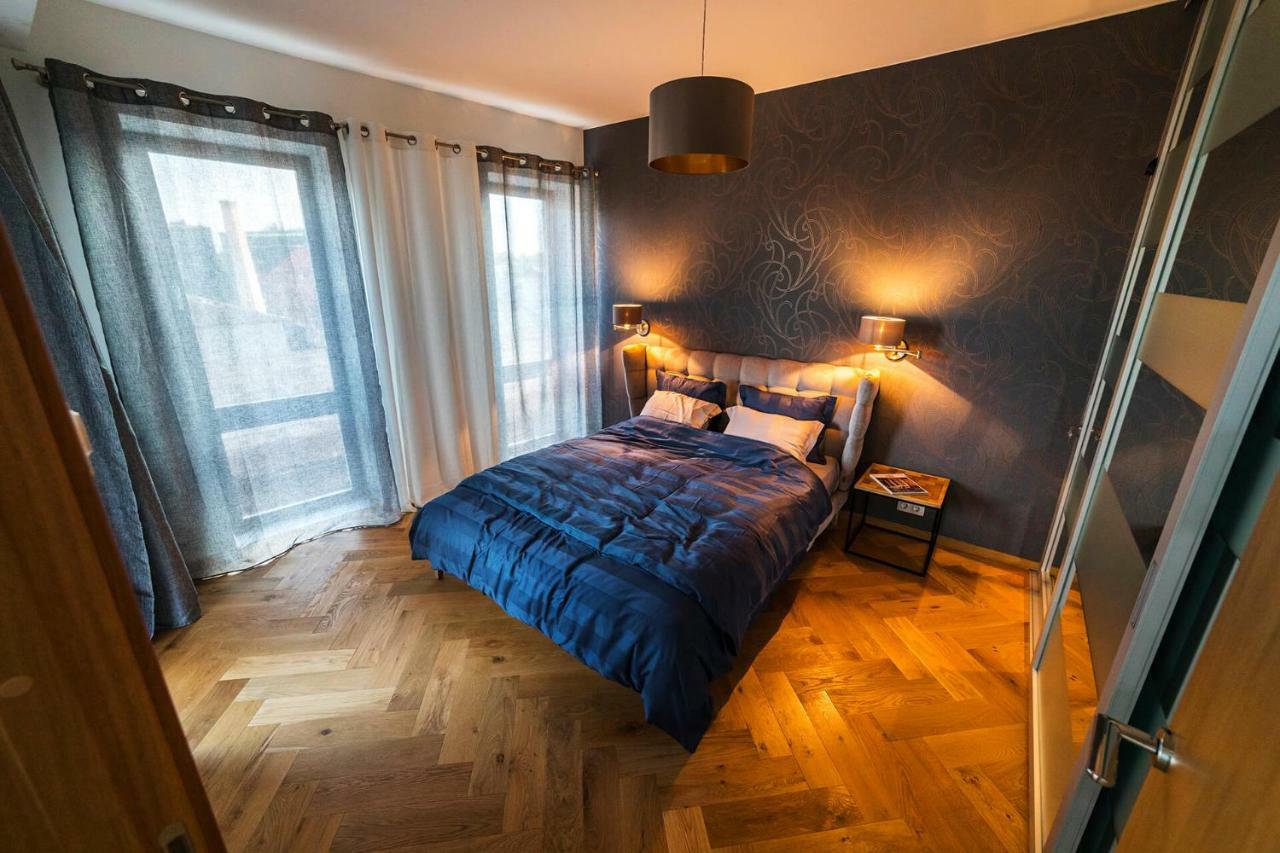 Modern Luxury Apartment In City Centre Talin Exterior foto